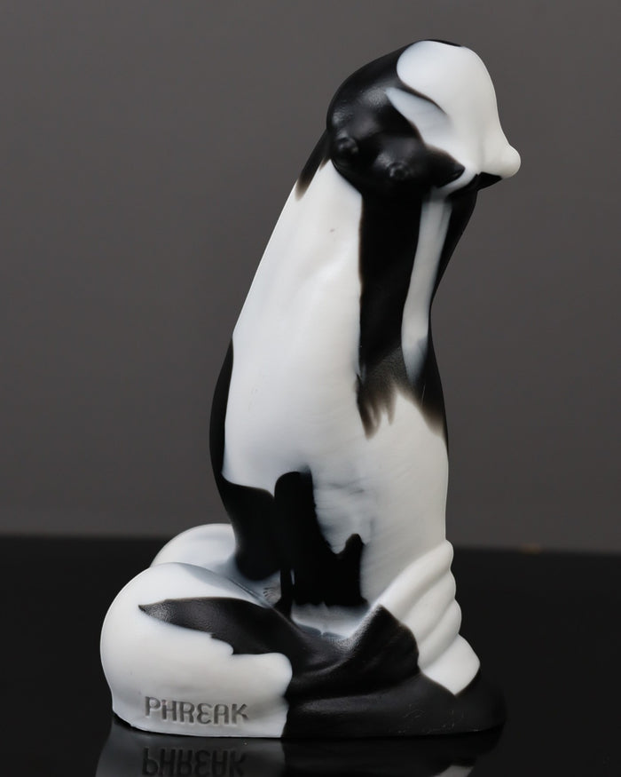 Brutus - Medium, Medium, Integrated Suction Cup, FLOP (Rips on base)