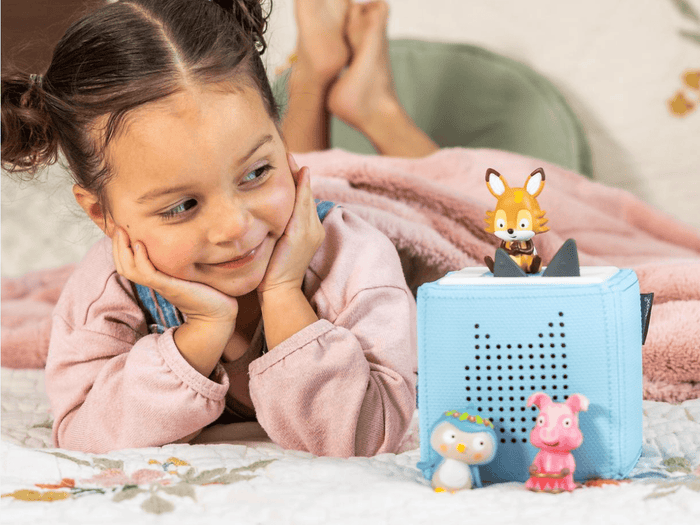 Child Playing With Canciones Para Contar Audio Figurine And Toniebox 2
