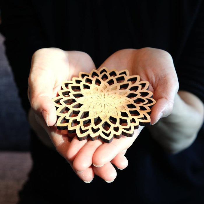 [COASTER] CHRYSANTHEMUM | PRINTING AND KYO-YUZEN ENGRAVING| SANSAI STUDIO
