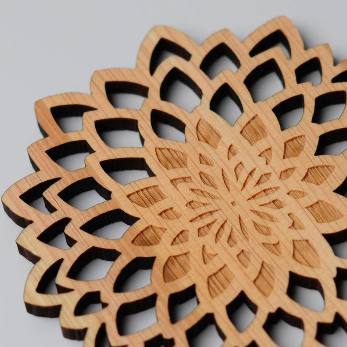 [COASTER] CHRYSANTHEMUM | PRINTING AND KYO-YUZEN ENGRAVING| SANSAI STUDIO