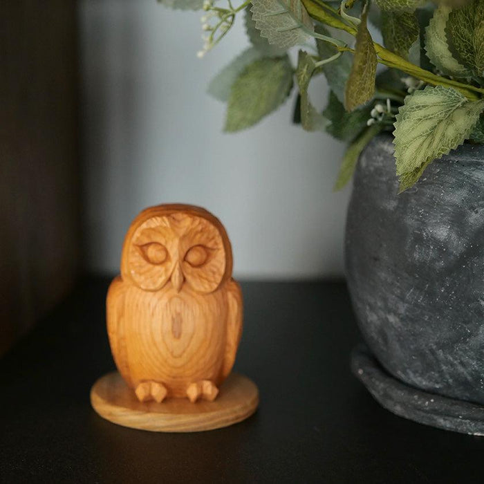 Hand-carved wood owl figurine ornament, Ichii Itto-bori woodcarving | Hiroshi Washizuka, Japan
