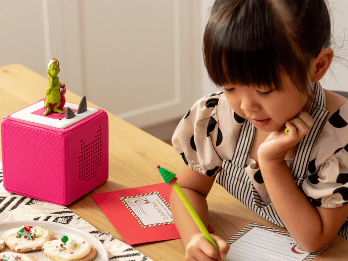 Child Playing With Dr. Seuss: How The Grinch Stole Christmas! Tonie